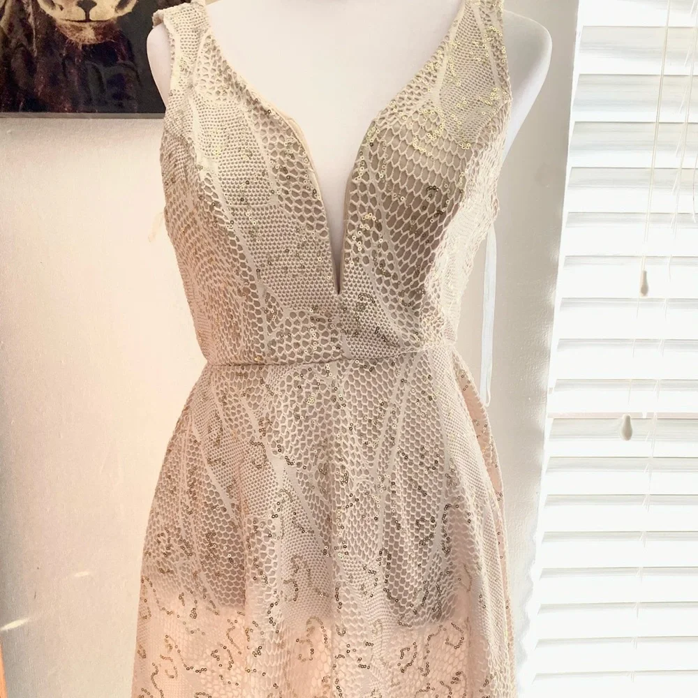Going out dress - Picture 2 of 4